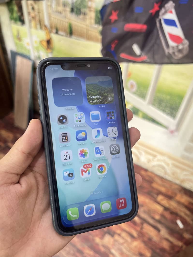 Apple iPhone 11 4