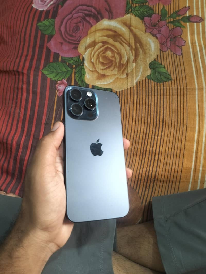 Apple iPhone 15 Pro Max 5