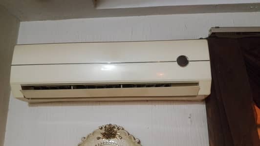 Gree AC like new