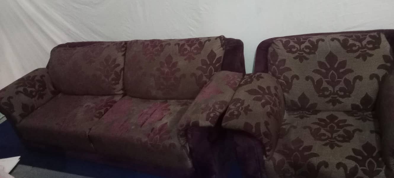 sofa 4 seater 0