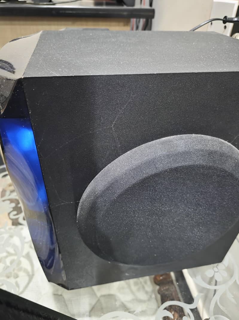 Audionic rainbow r30 with box 2