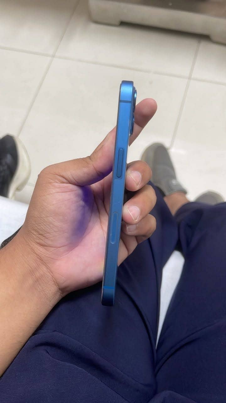 Apple iPhone 13 3