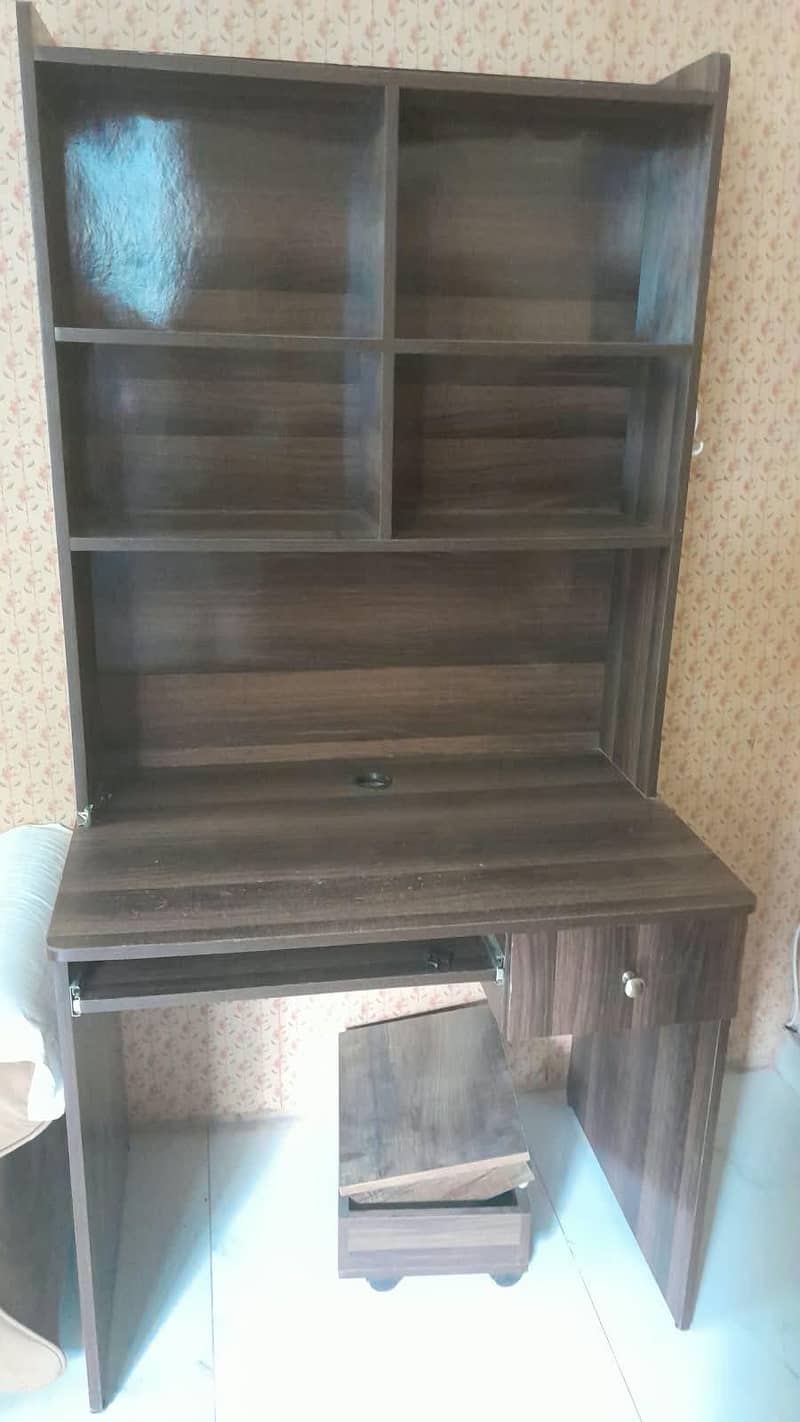 computer table best condition 2