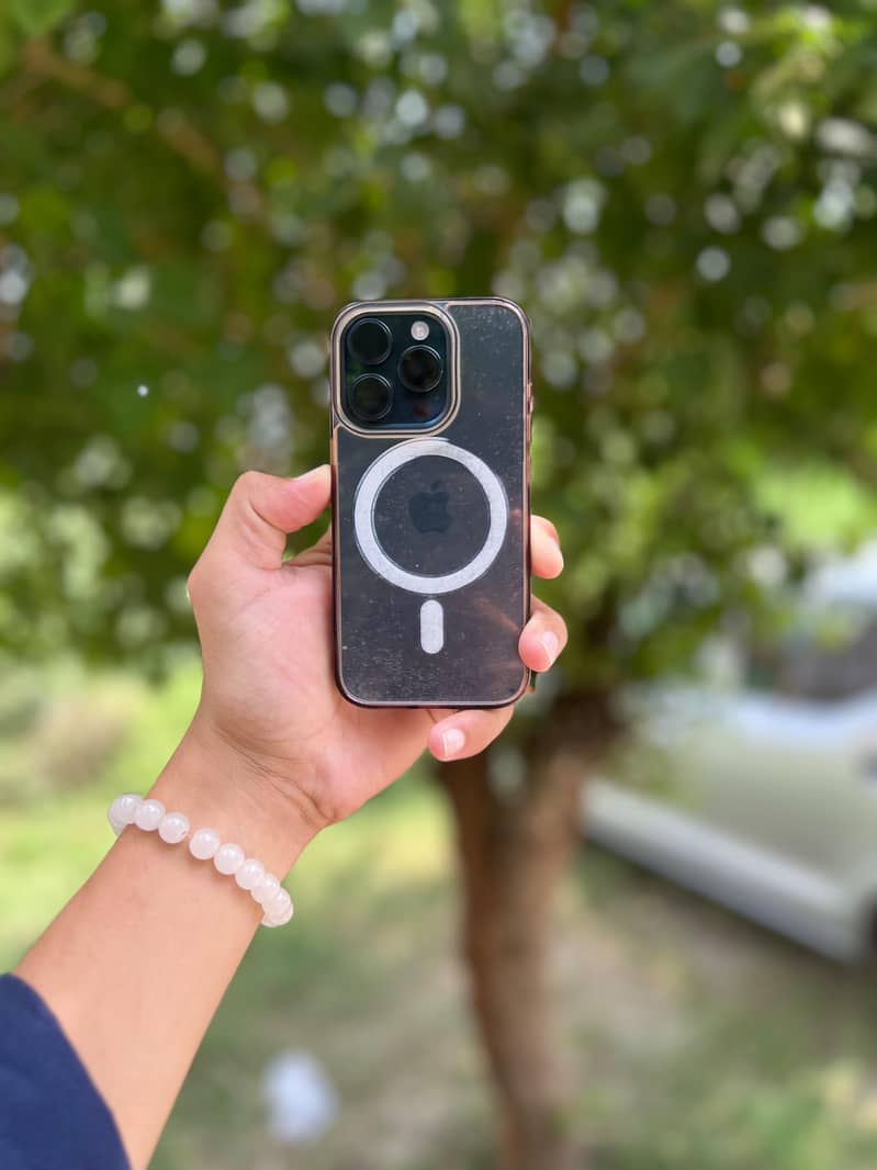 Apple iPhone 15 Pro 0