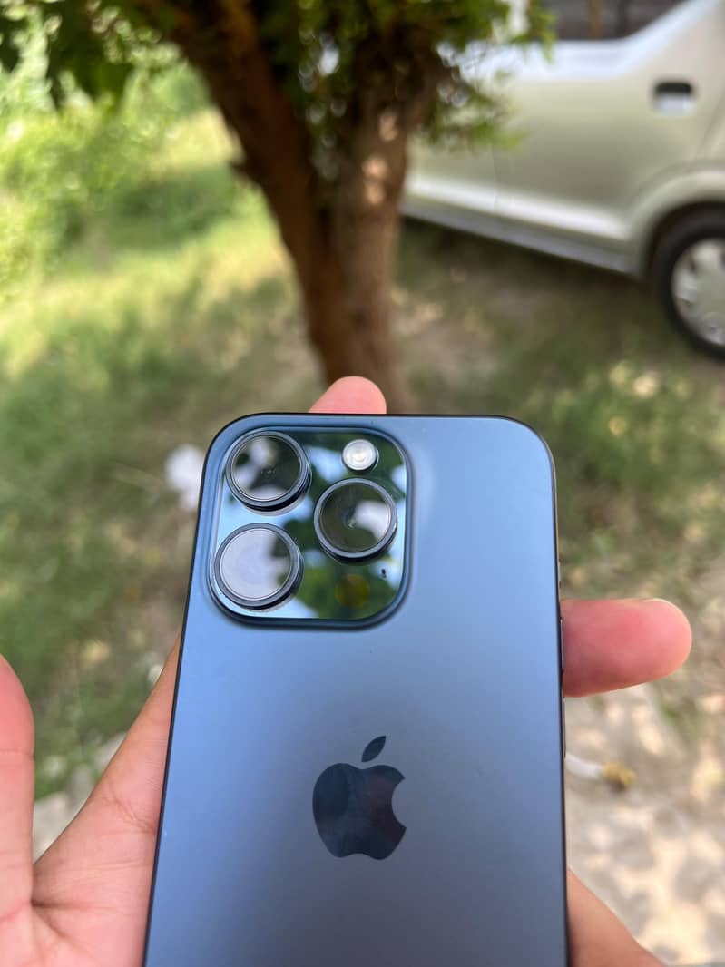 Apple iPhone 15 Pro 3