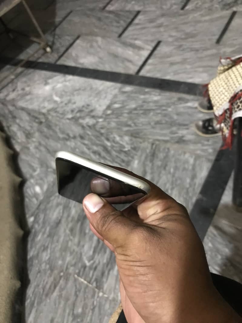 Apple iPhone 7 1
