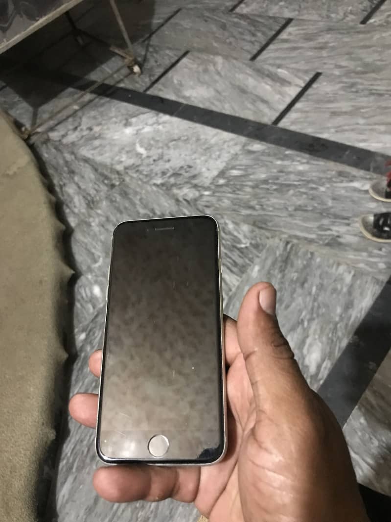 Apple iPhone 7 4