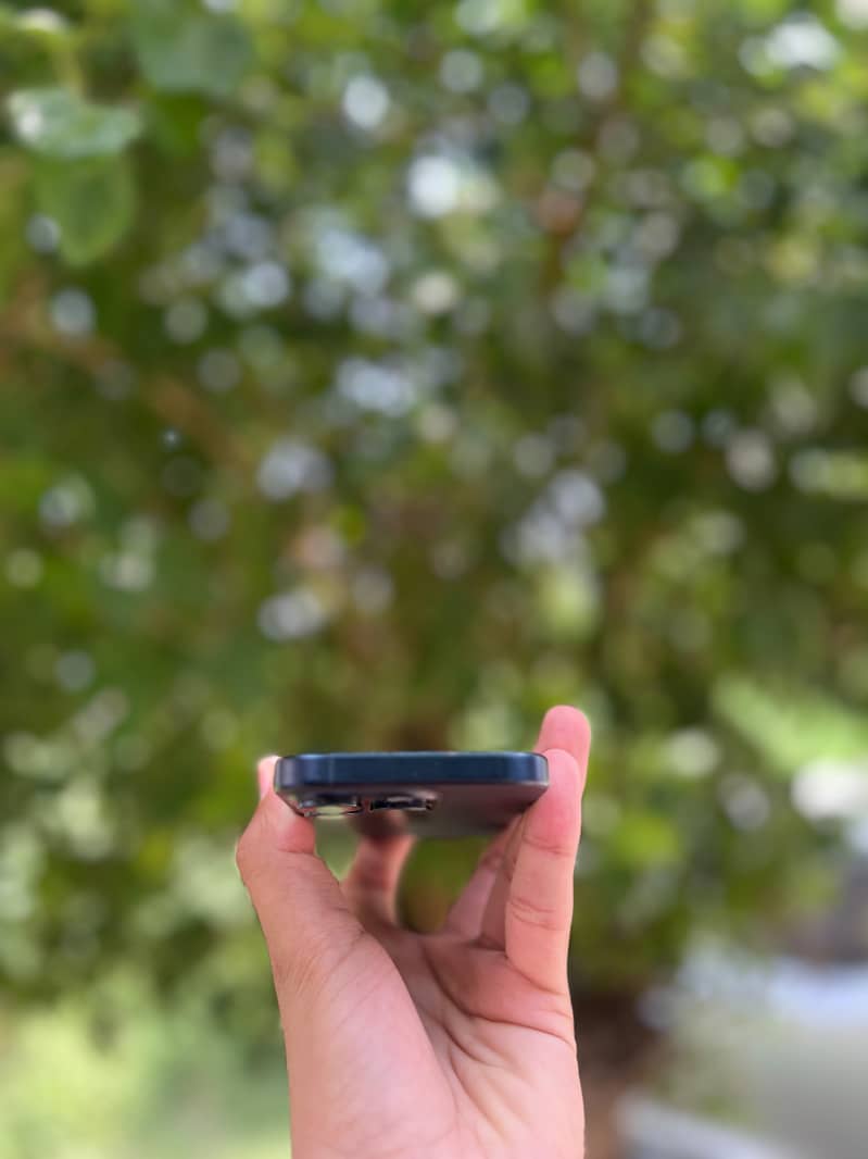 Apple iPhone 15 Pro 4