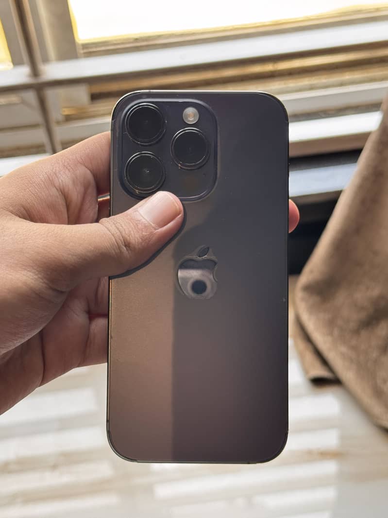 Apple iPhone 14 Pro 1
