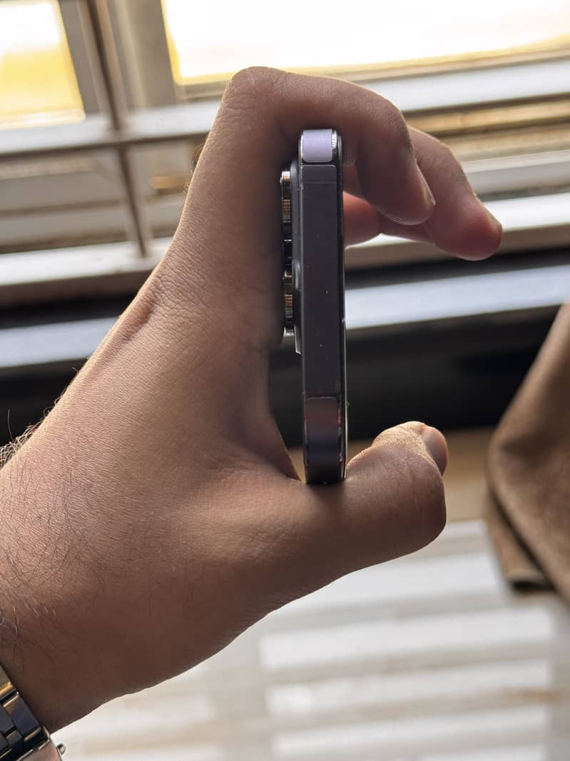 Apple iPhone 14 Pro 2