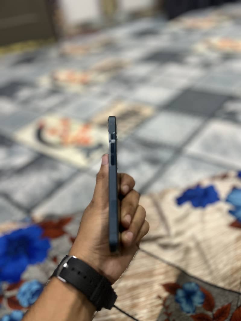 Apple iPhone 14 2