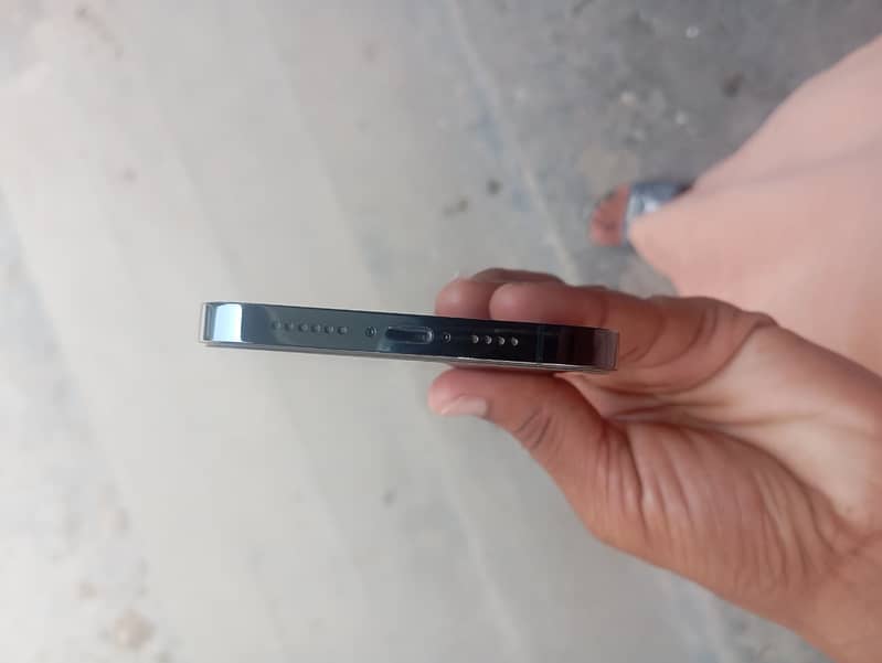 Apple iPhone 12 Pro Max 3