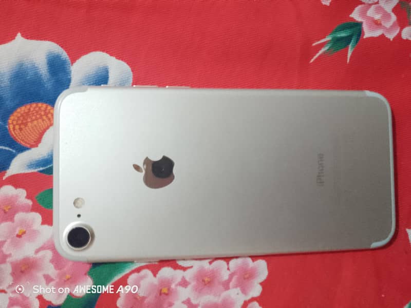 Apple iPhone 7 3