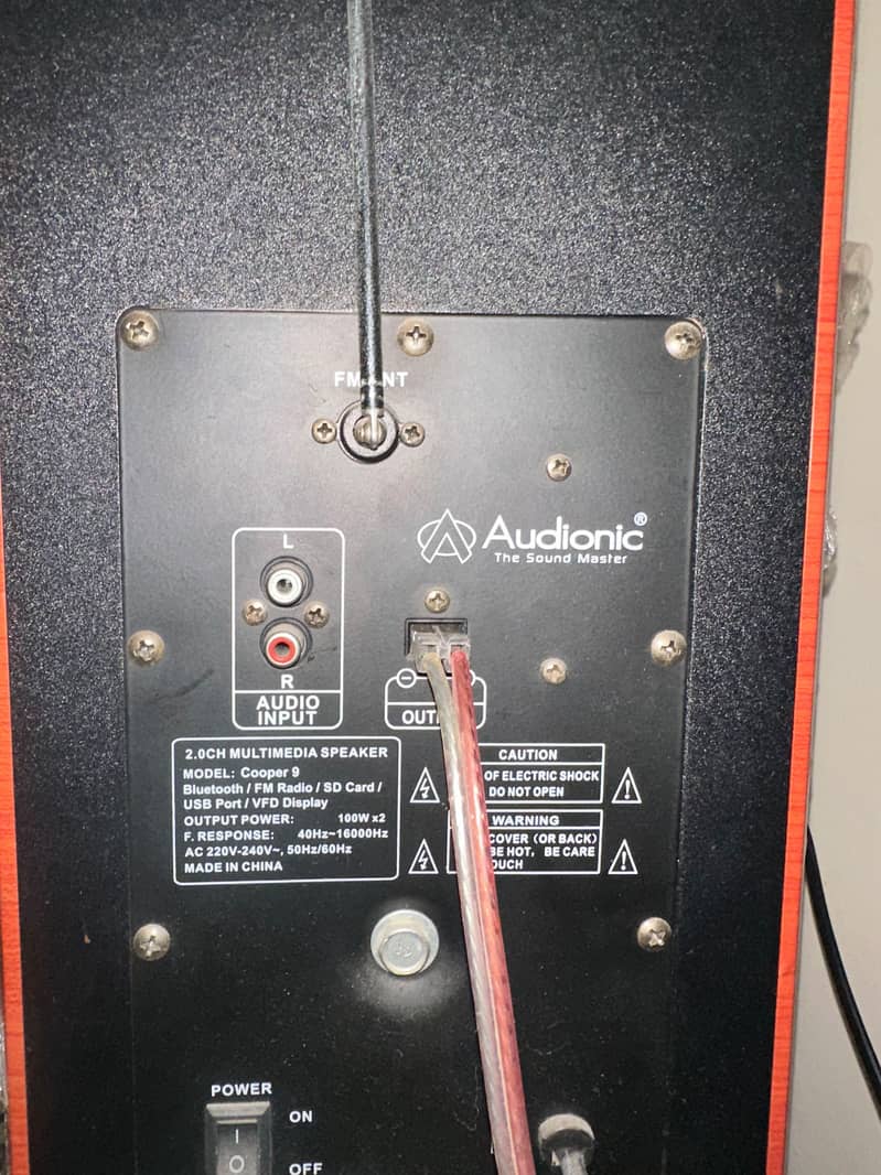 SPEAKERS 4