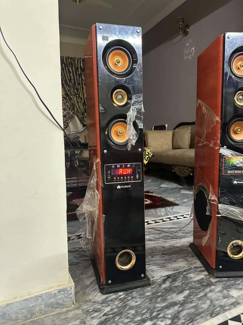 SPEAKERS 6