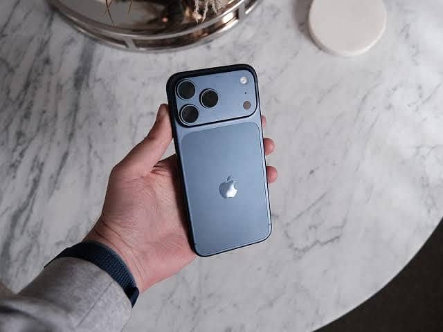 Apple iPhone 17 Pro Max 0