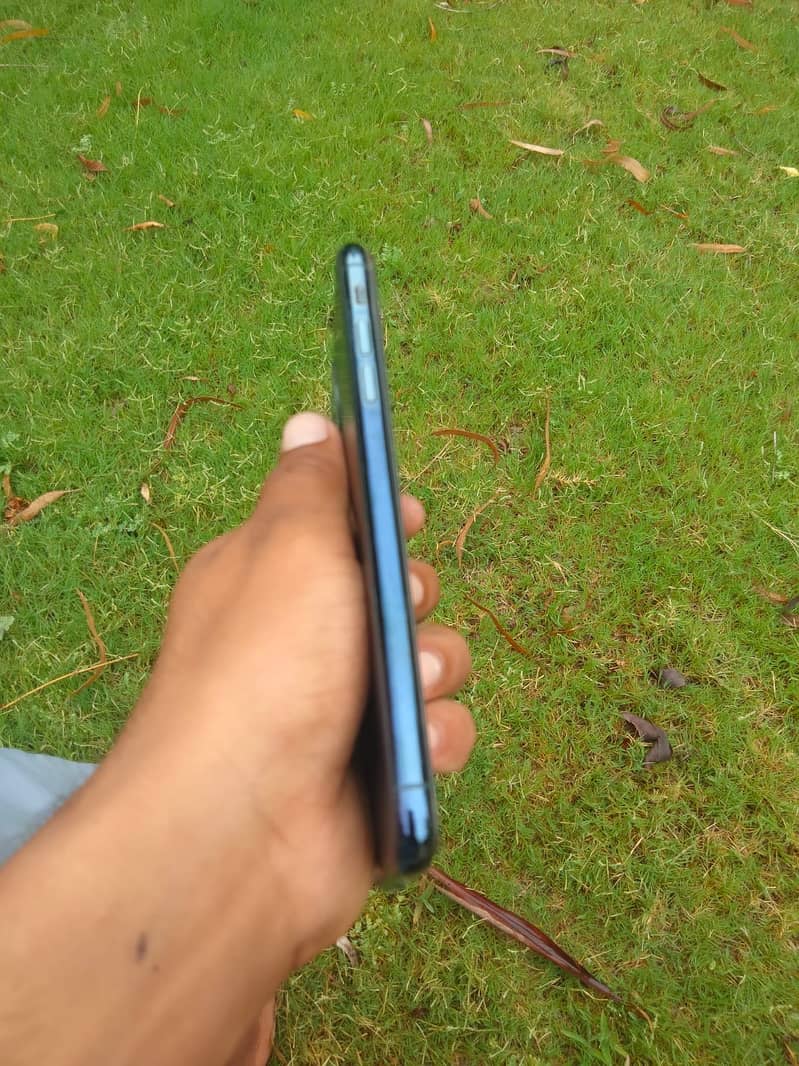 Apple iPhone 11 Pro Max 1