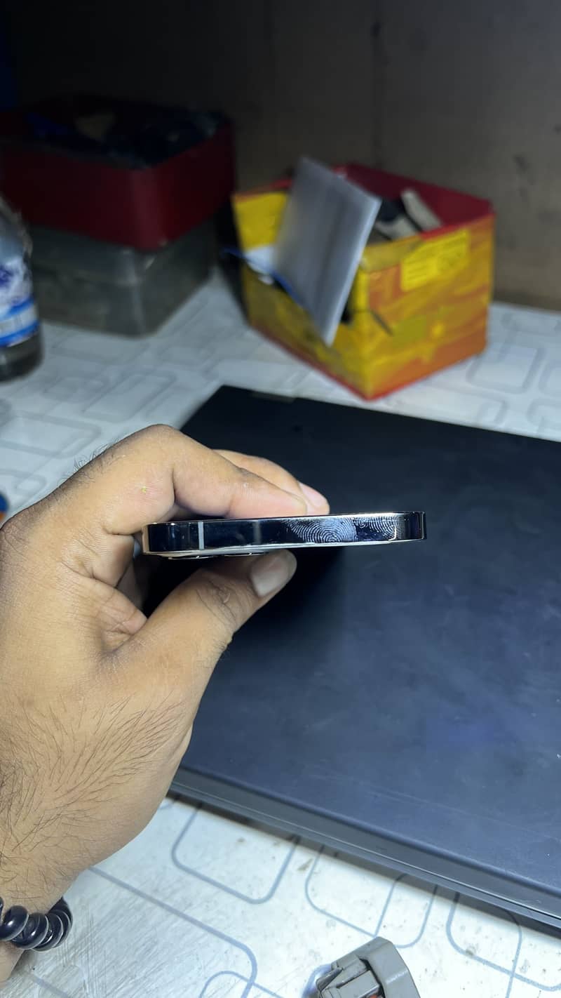 Apple iPhone 12 Pro 2