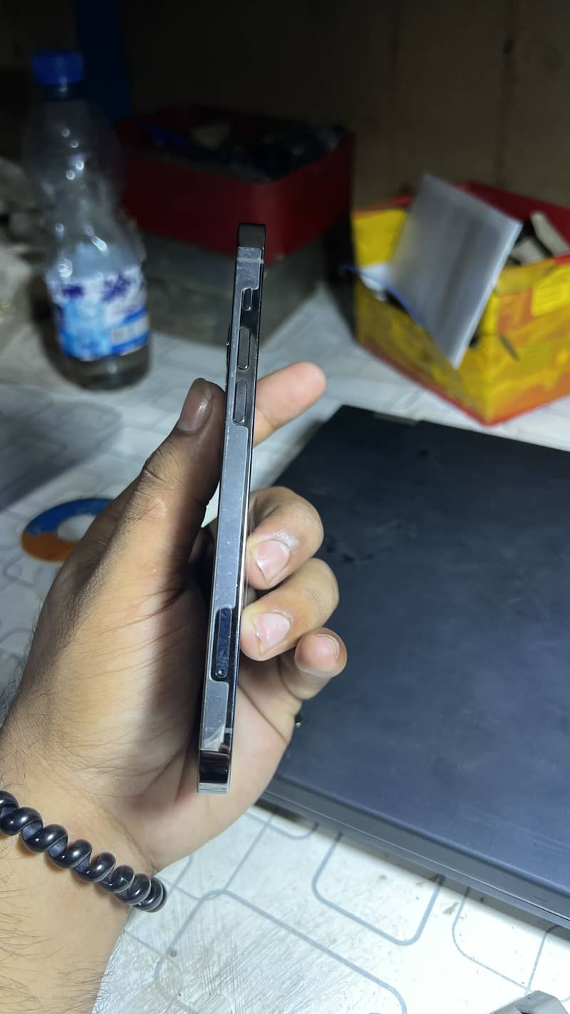 Apple iPhone 12 Pro 4