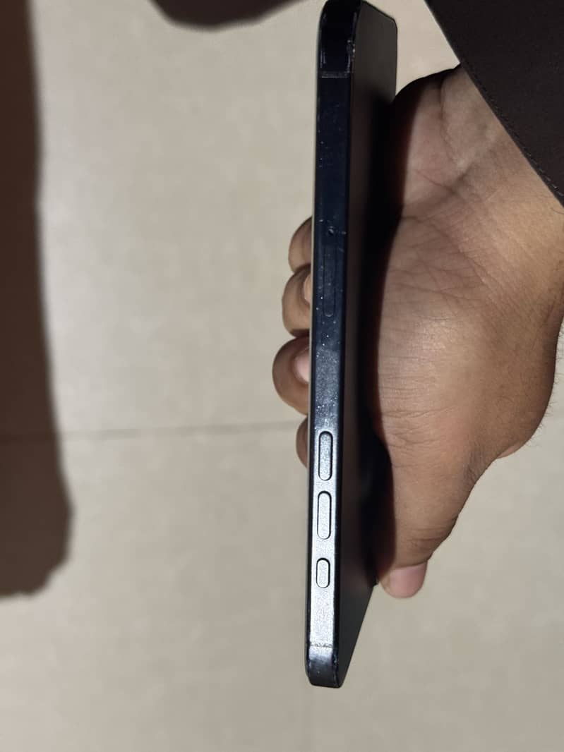 Apple iPhone 16 Plus 1
