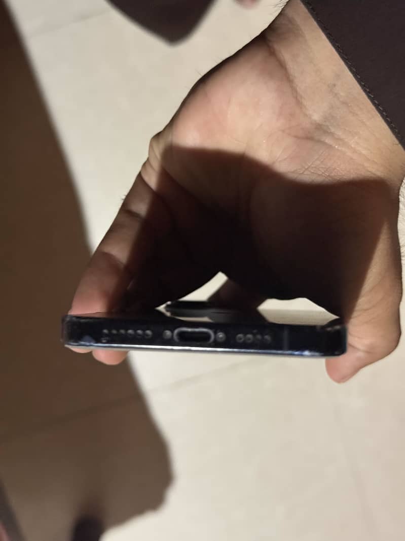 Apple iPhone 16 Plus 2
