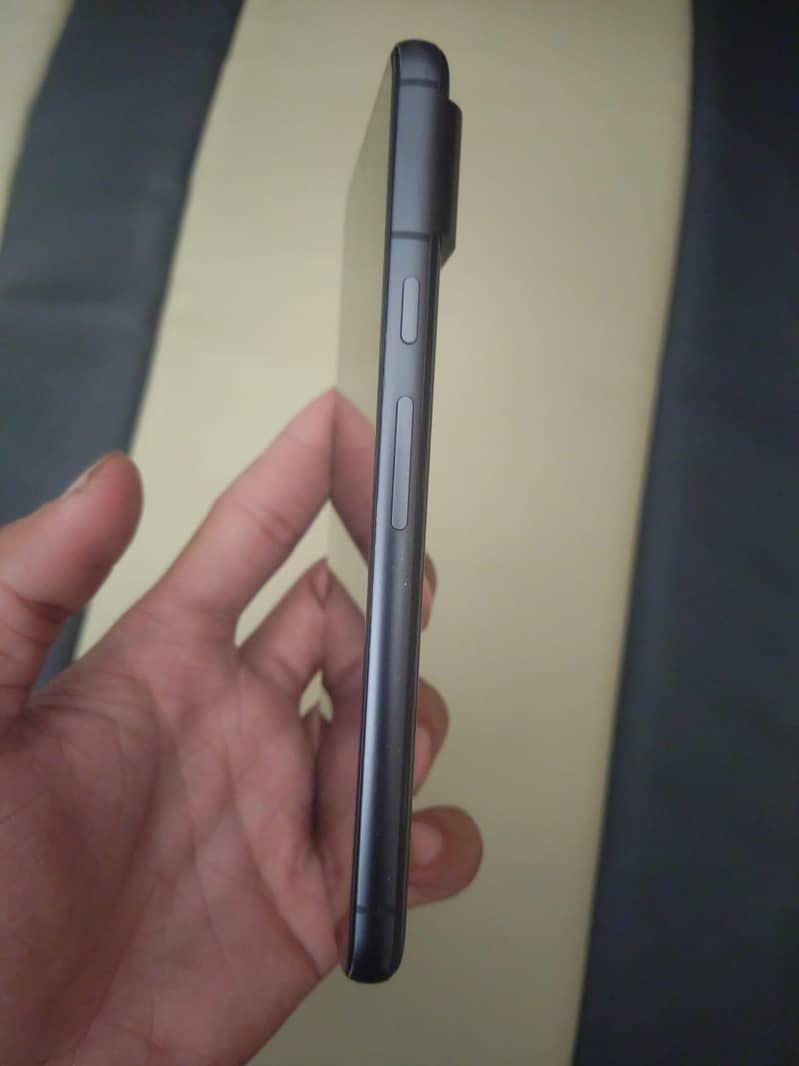 Google Pixel 8 4