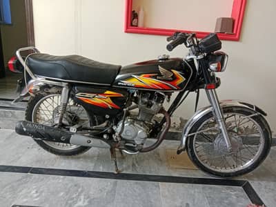 Honda 125 Black 2021 Lush Condition