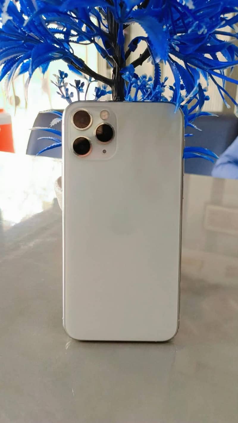 Apple iPhone 11 pro 5