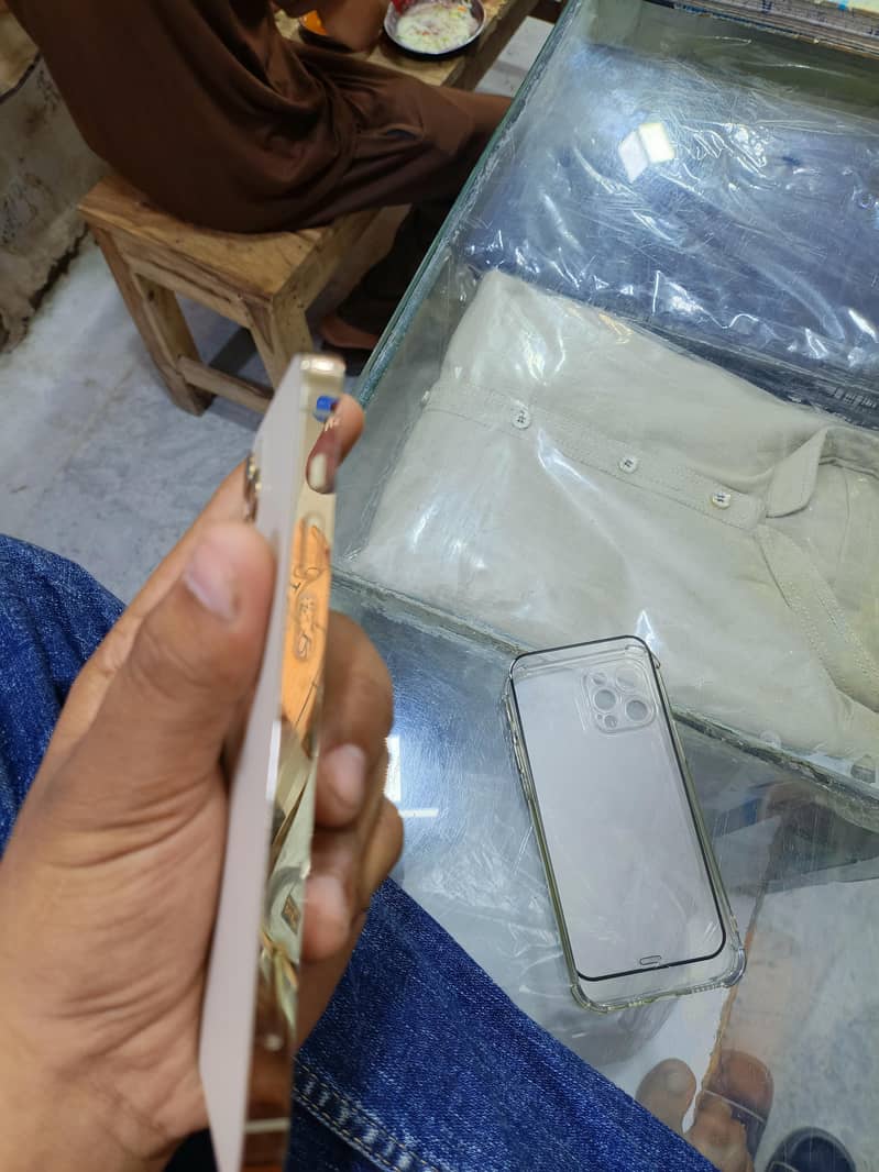 Apple iPhone 12 Pro 3