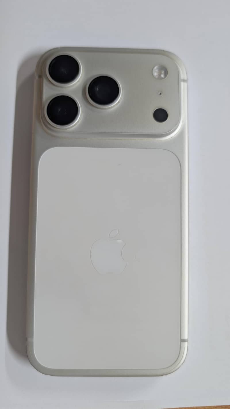 Apple iPhone 17 Pro 0