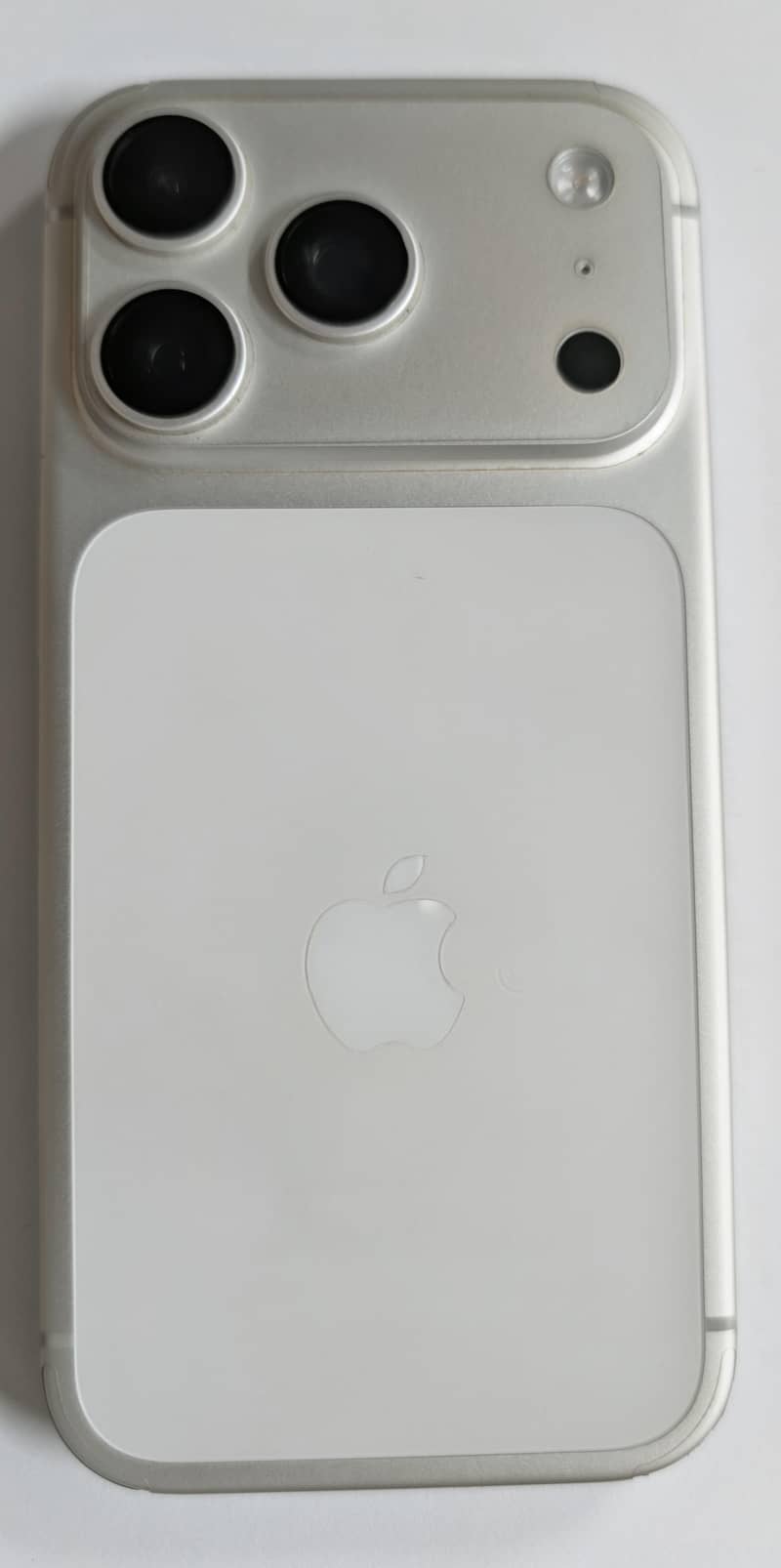 Apple iPhone 17 Pro 1