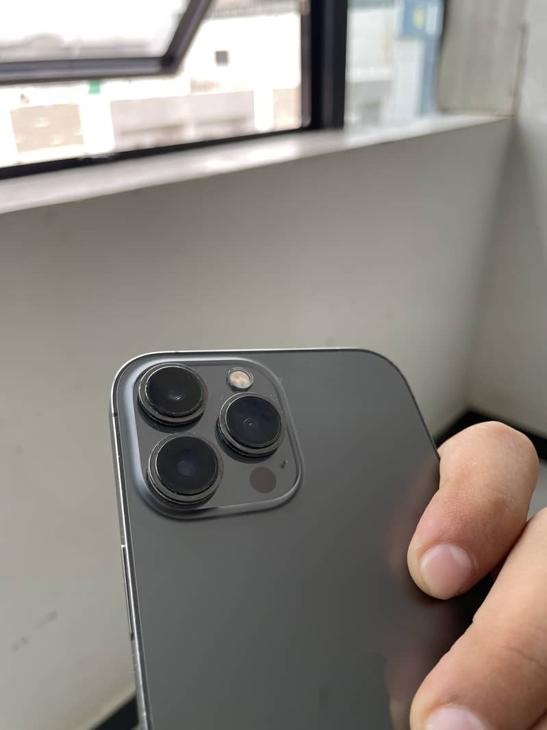 Apple iPhone 13 Pro Max 3