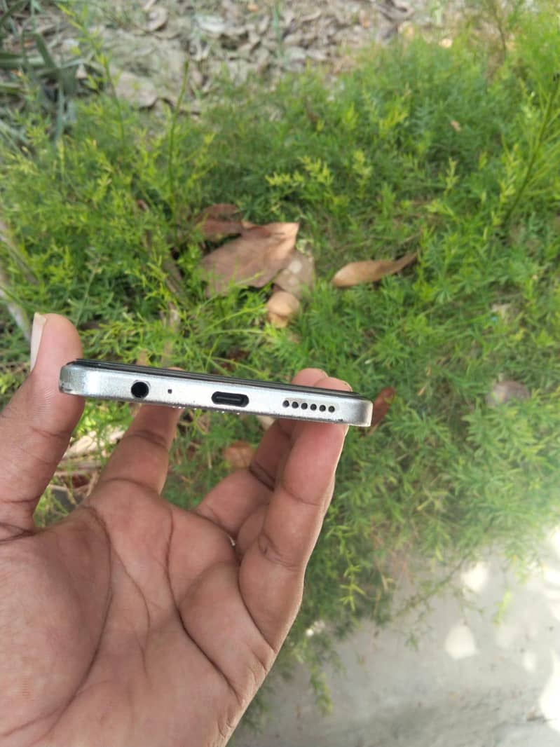 Tecno SPARK 30 Pro 2