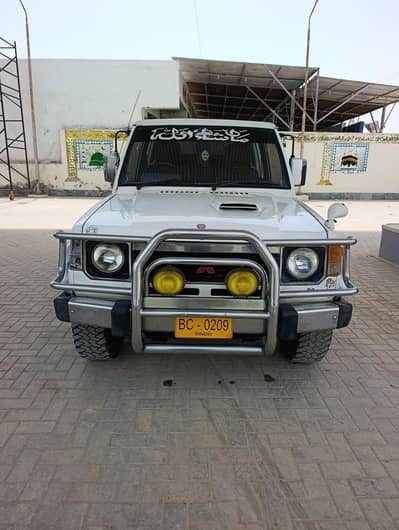 Mitsubishi Pajero 1990