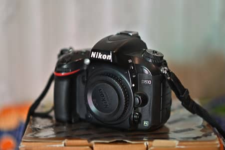 Nikon D610 full frame only body