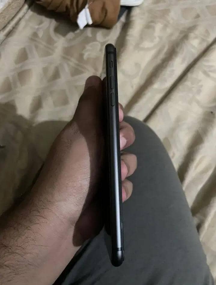 Apple iPhone 8 Plus 2