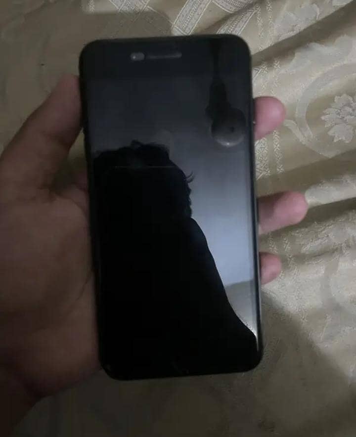 Apple iPhone 8 Plus 5