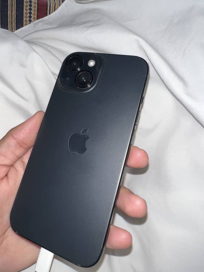 Apple iPhone 15 2