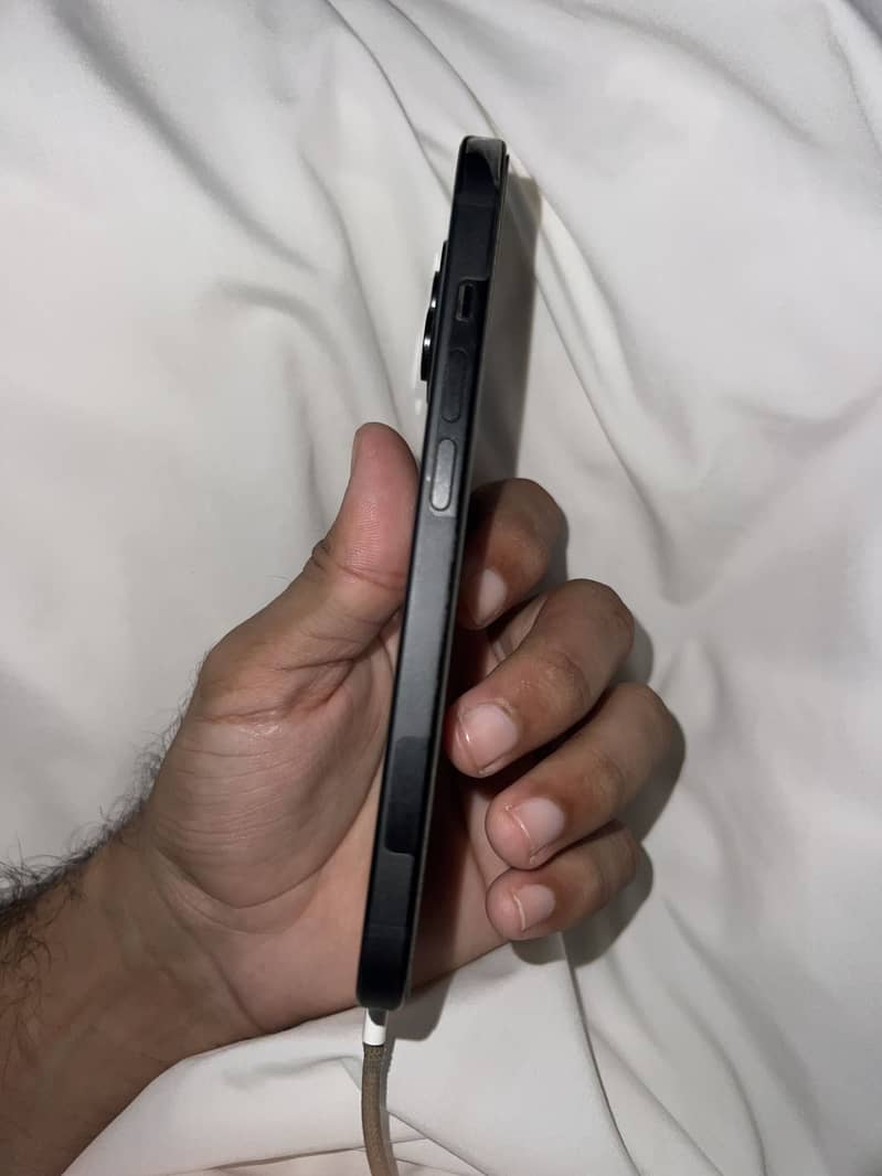 Apple iPhone 15 3