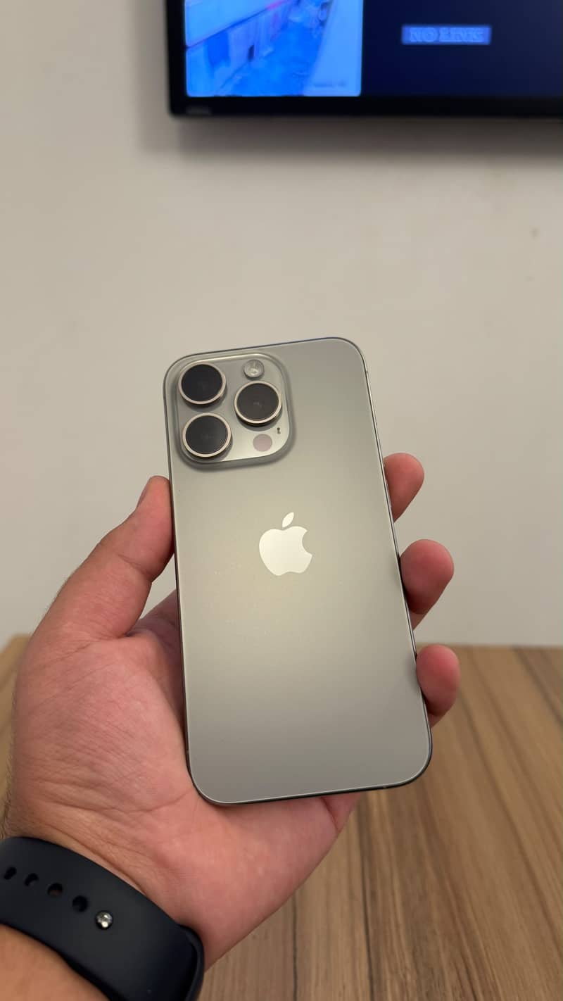 Apple iPhone 15 Pro 3