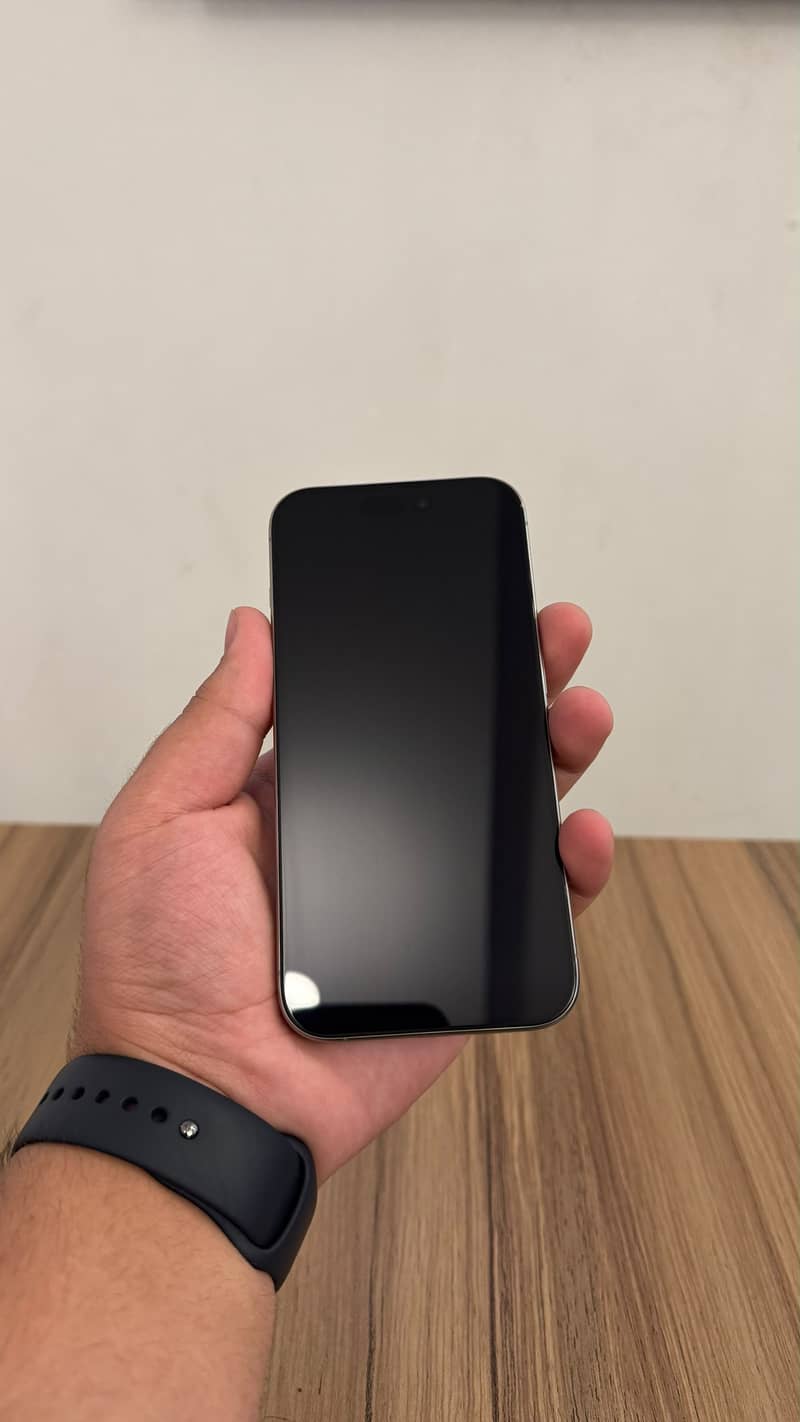 Apple iPhone 15 Pro 6