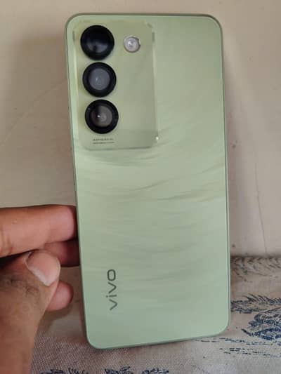 vivo y100