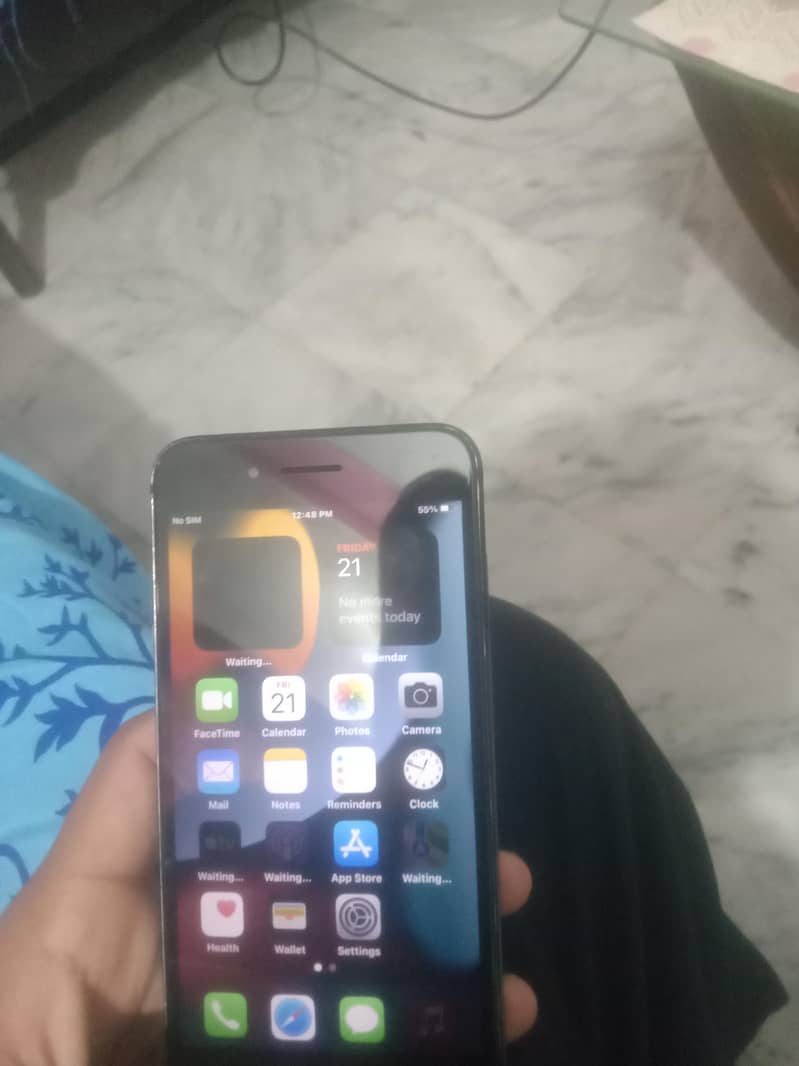Apple iPhone 7 Plus 0