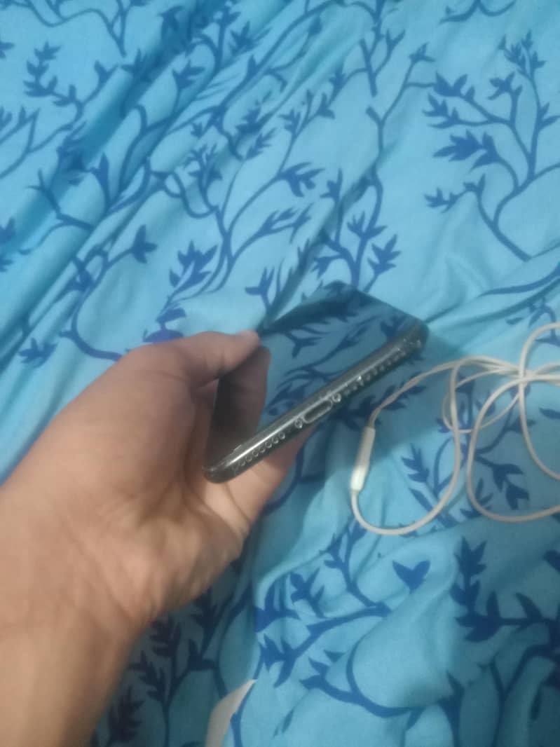 Apple iPhone 7 Plus 1