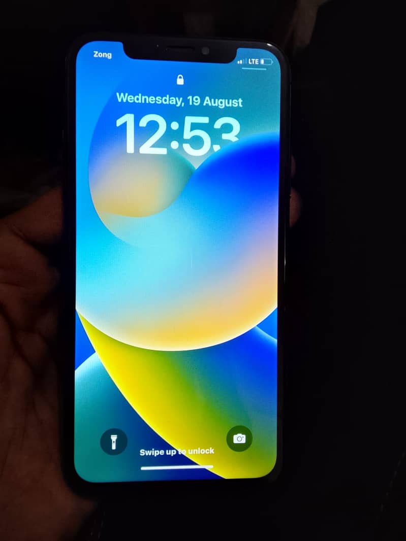Apple iPhone X 4