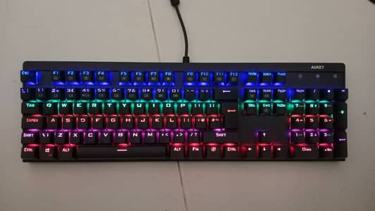 AUKEY KM-G6 RGB MECHANICAL GAMING KEYBOARD BLUE SWITCH 10/10