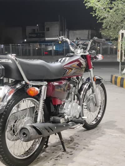 Honda 125 Red Colour