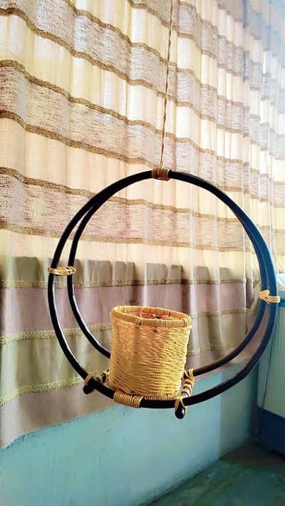 Stylish Indoor & Outdoor Hanging Basket
