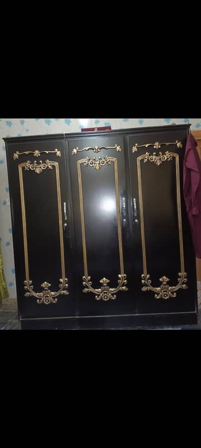 3 Doors Almari urgent sale
