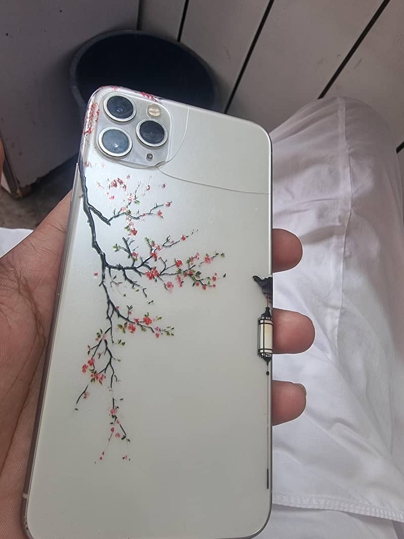 Apple iPhone 11 Pro Max 3